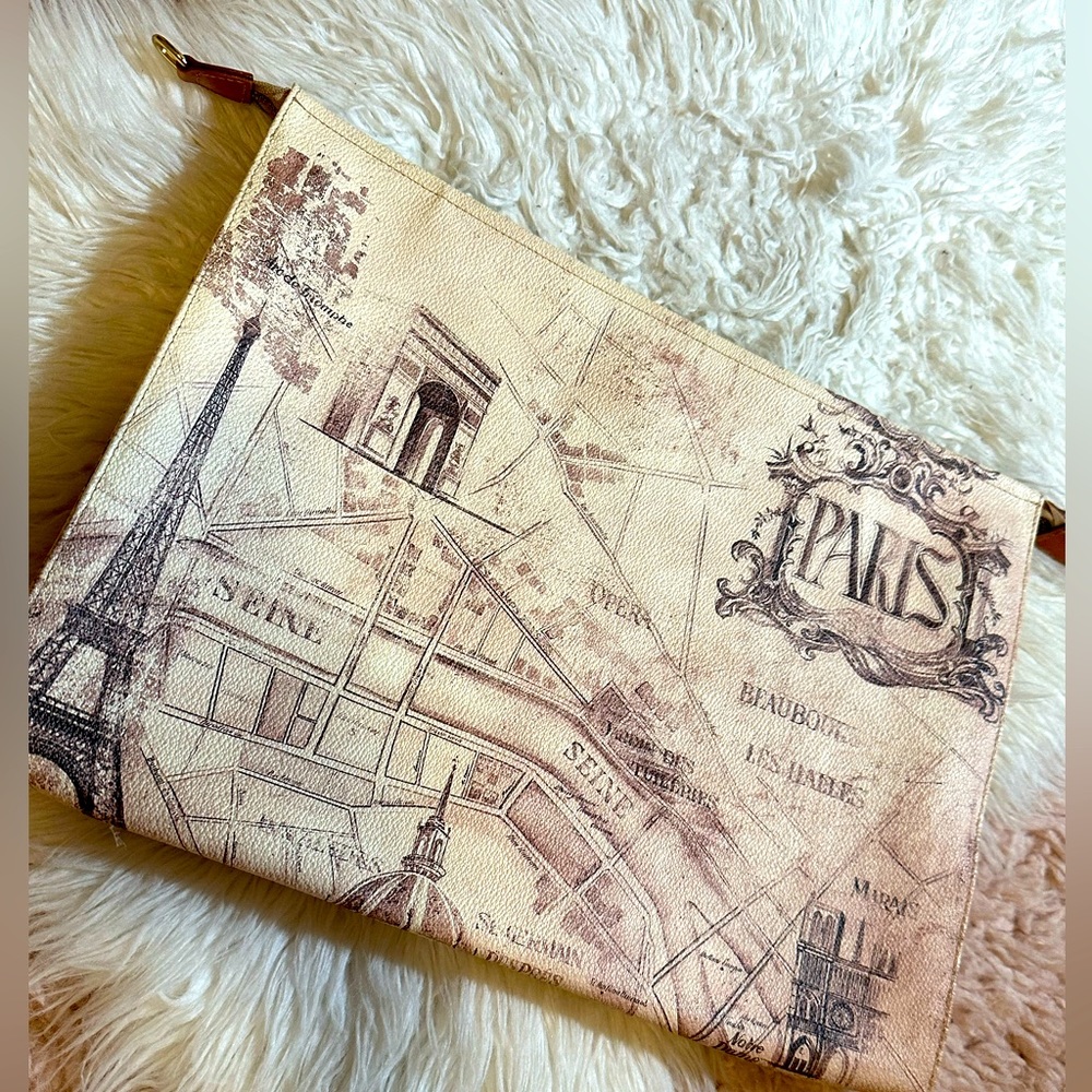 Bagghy Trousse Big Map Paris Oversized Clutch Bag